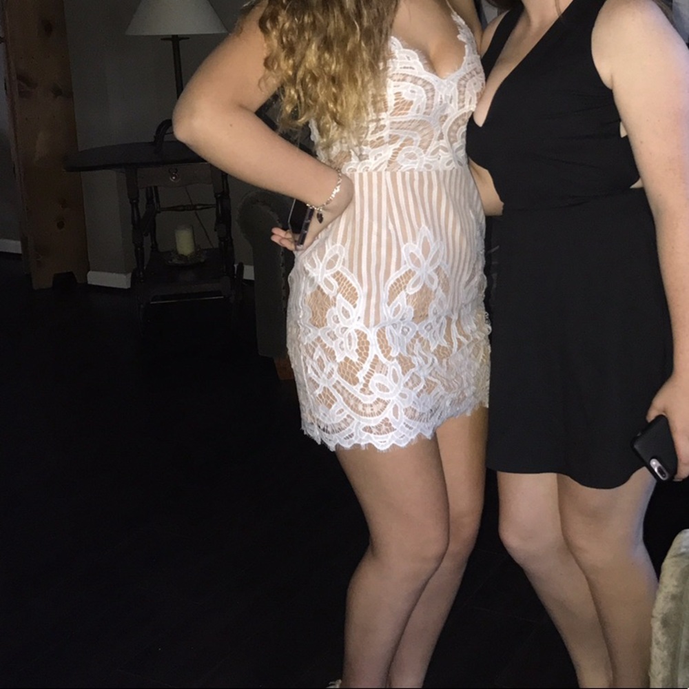 Dress - Picture 3 of 3